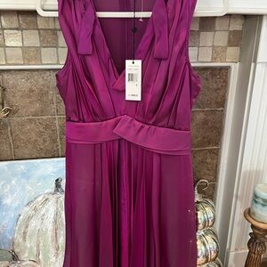 leon max limited edition silk dress This is a brand new NWT red Leon Max Limited Edition